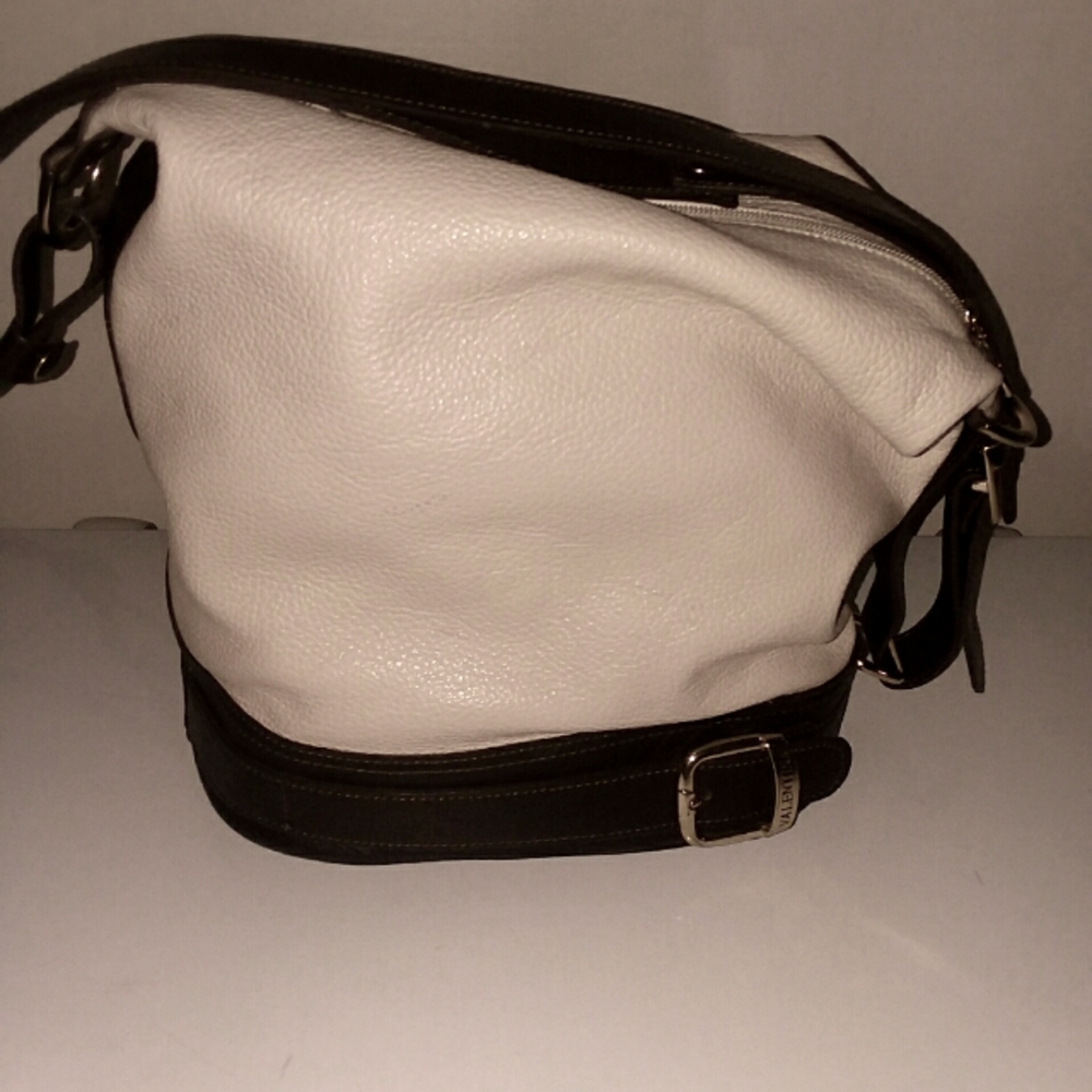 Valentina sling bucket bag
